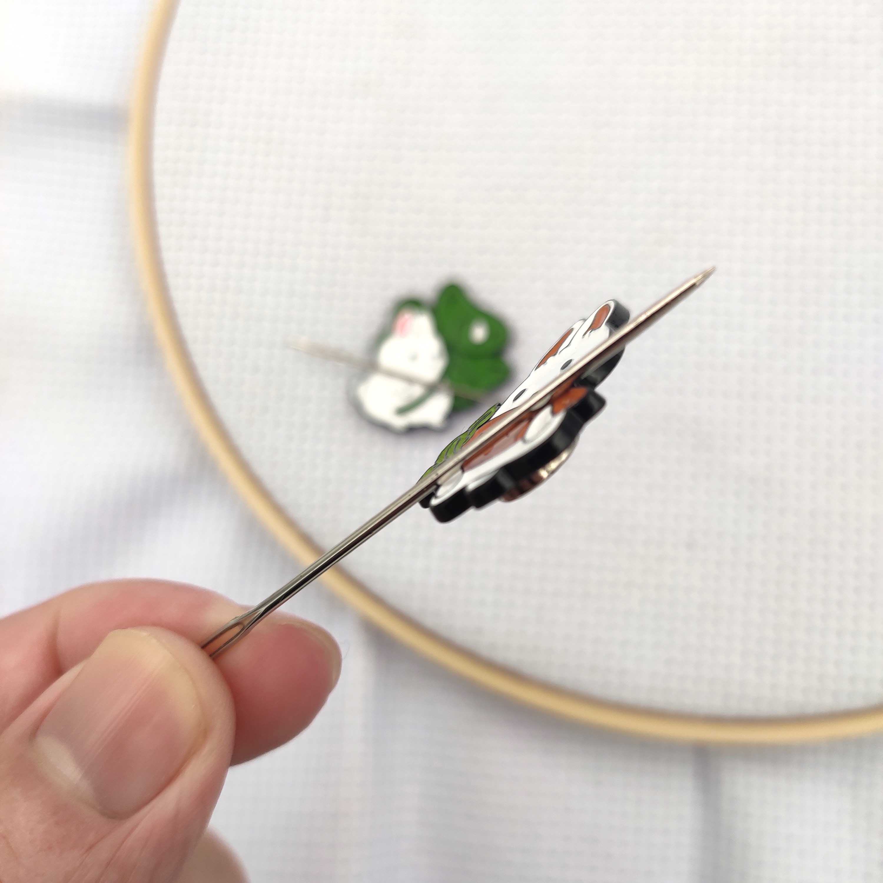 Игольница Кролик, кролик, держ – обзор и цена Needle Minder Magnet