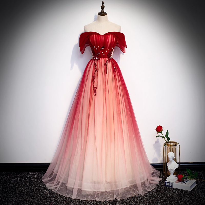 Платье-тост на бретельках для  – обзор и цена Embroidery Red