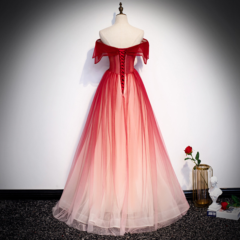 Платье-тост на бретельках для  – обзор и цена Embroidery Red