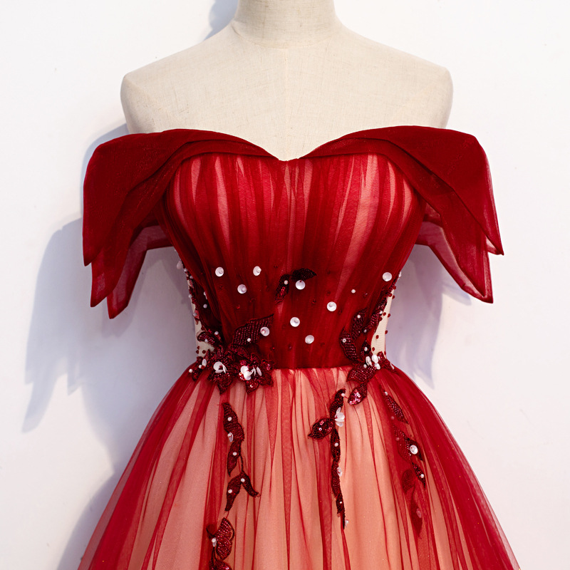 Платье-тост на бретельках для  – обзор и цена Embroidery Red