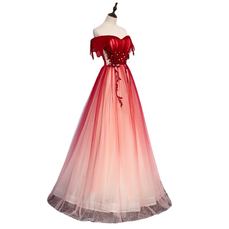 Платье-тост на бретельках для  – обзор и цена Embroidery Red