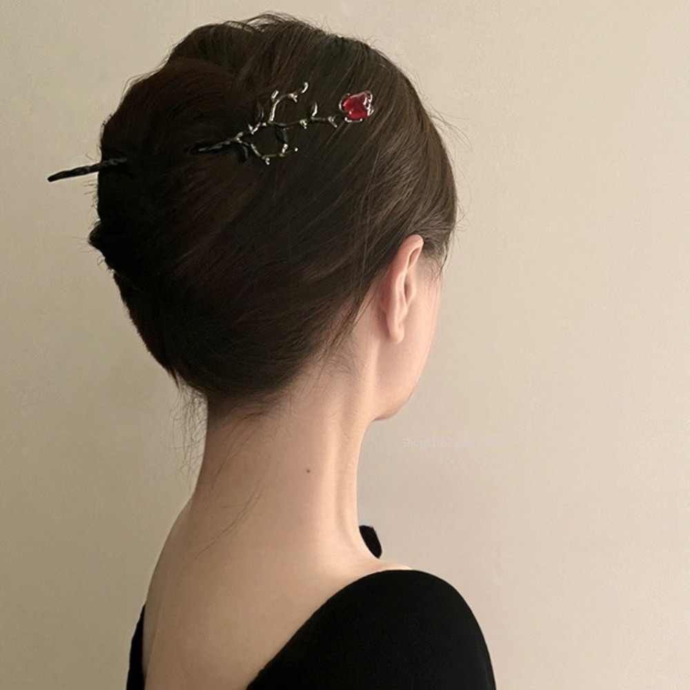 Винтажные металлические заколк – обзор и цена Embroidery Red