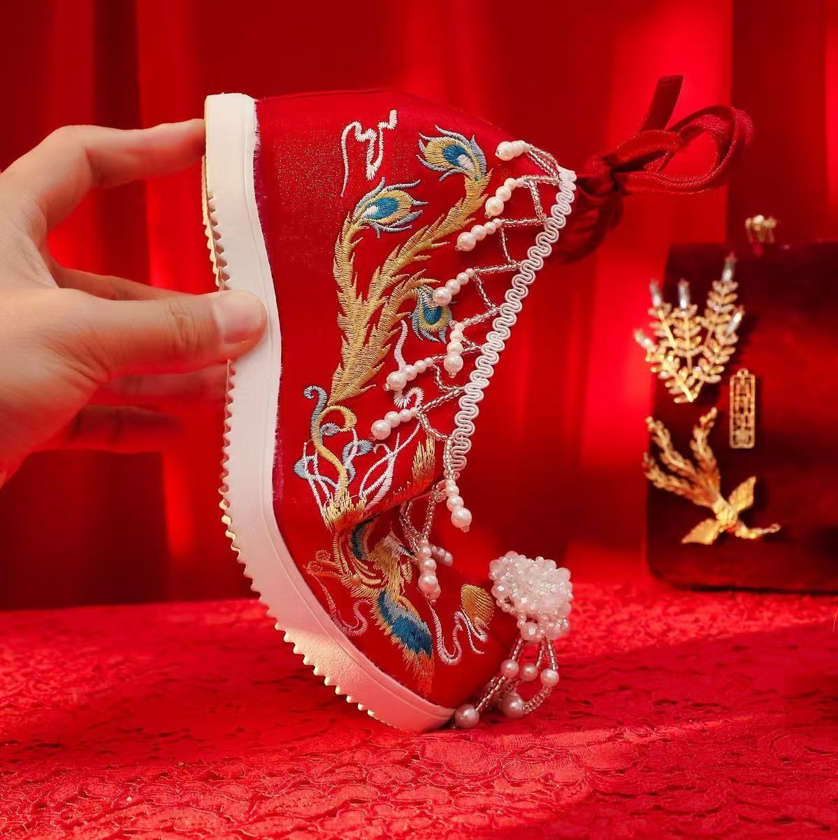 Женские новые красные свадебны – обзор и цена Embroidery Red